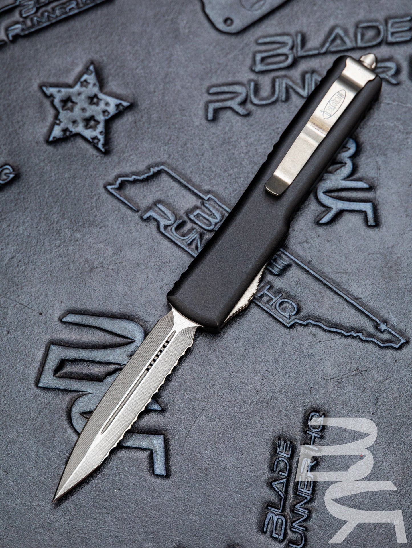Microtech 147-12 UTX-70 D/E - Black Handle - Stonewash Blade