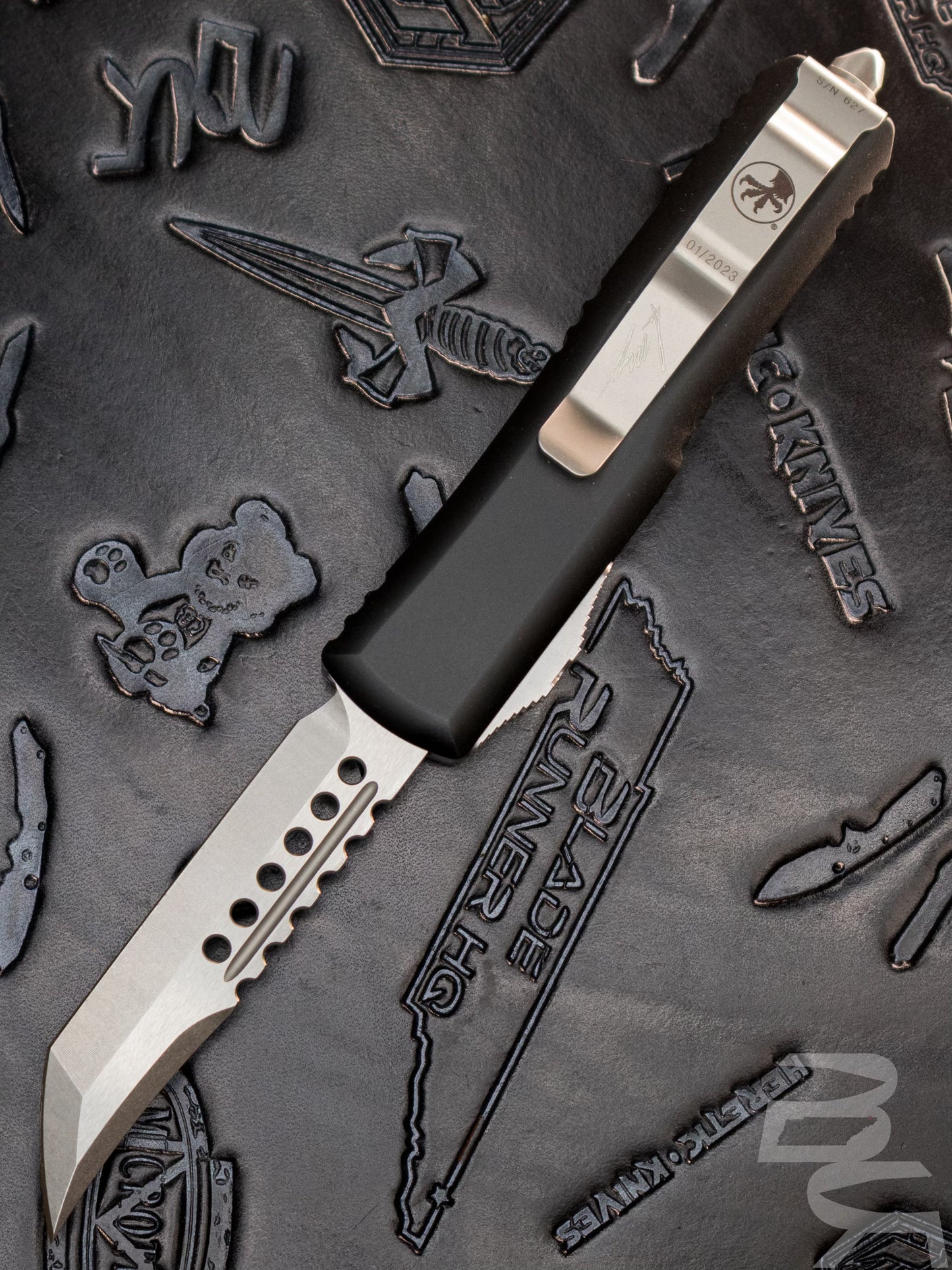 MICROTECH UTX-85 OTF KNIFE- HELLHOUND EDGE- BLACK WITH STONEWASH BLADE 719-10 S