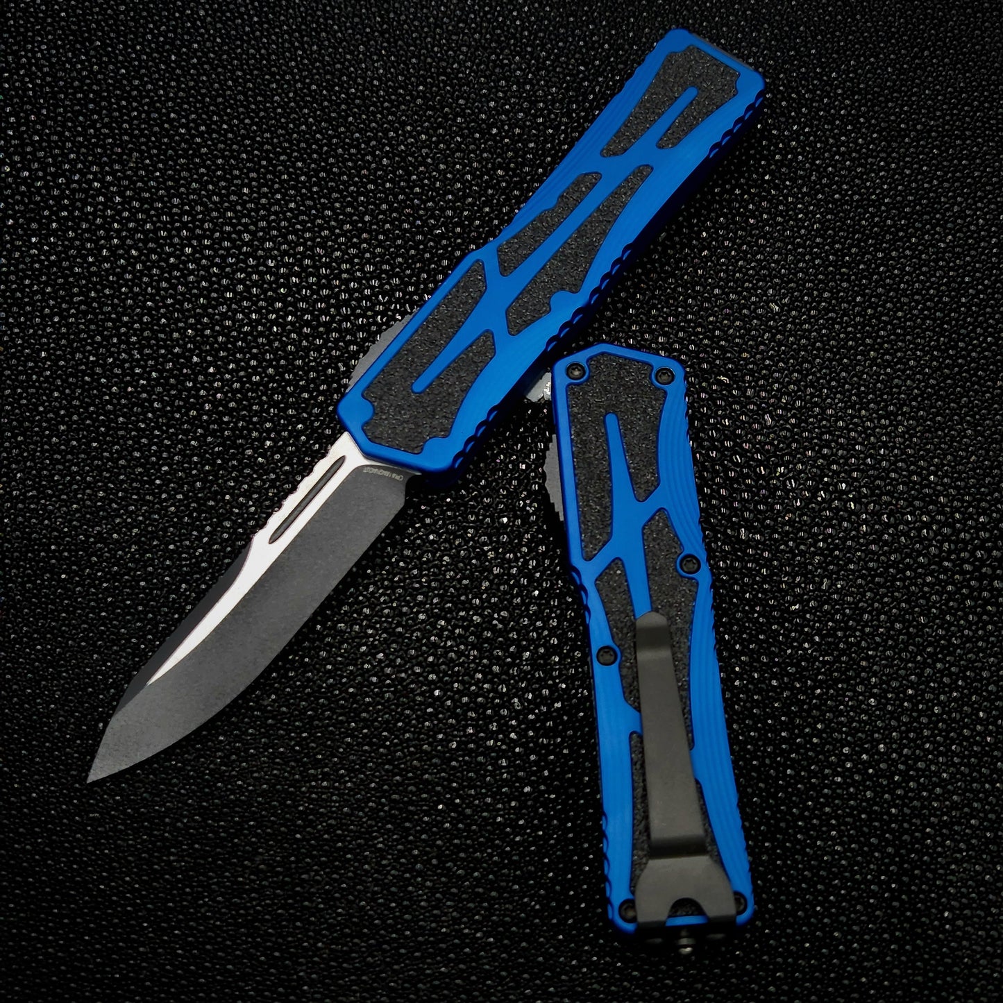 Heretic Knives Colossus Two-Tone Black S/E, Blue Handle, Black Clip & Hardware